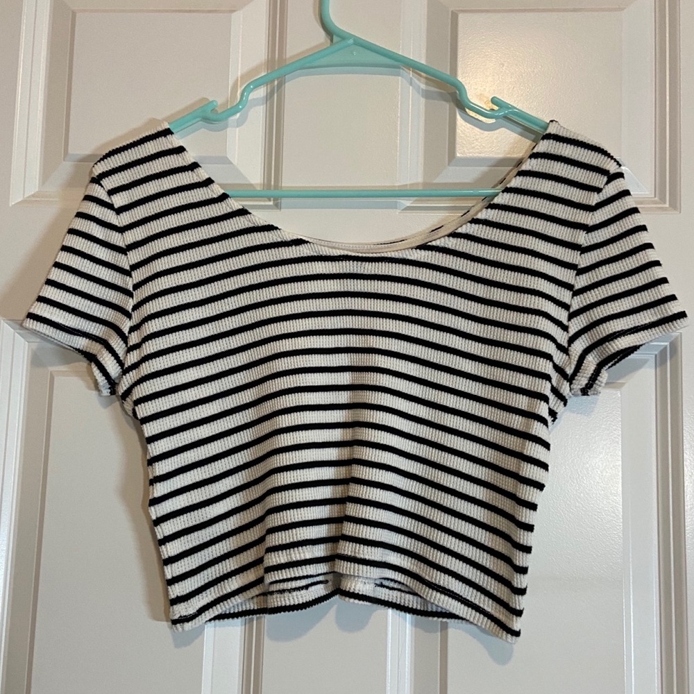 Tight Striped Ribbed Crop - Picture 2 of 4